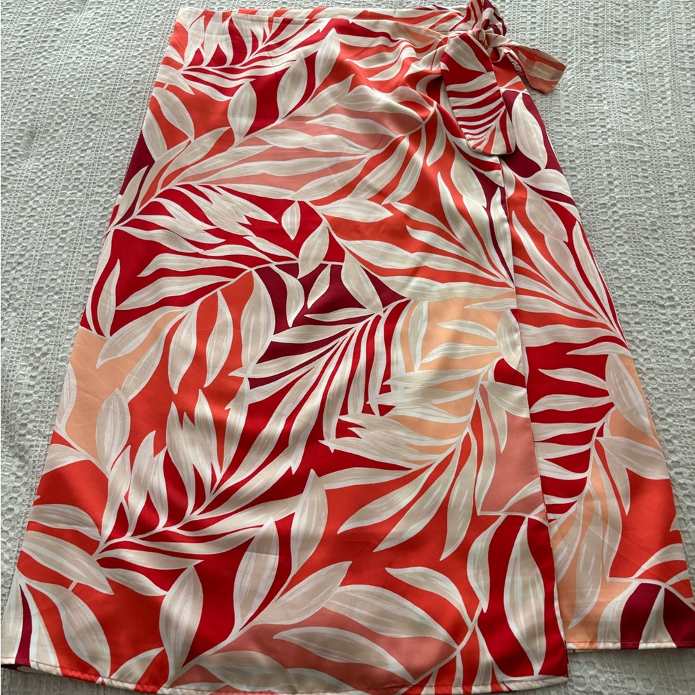 Ann Taylor Red and White Leaf Skirt